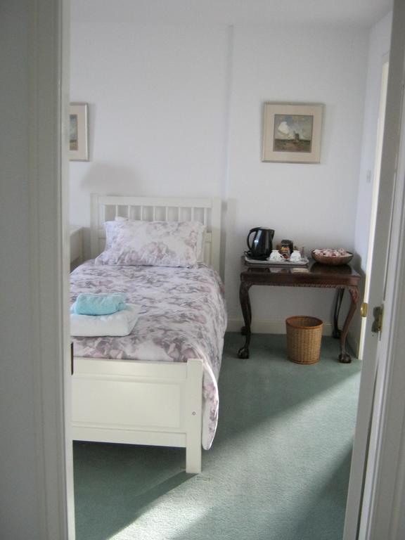 No 1 Broughton Bed & Breakfast Пиероуъл Стая снимка